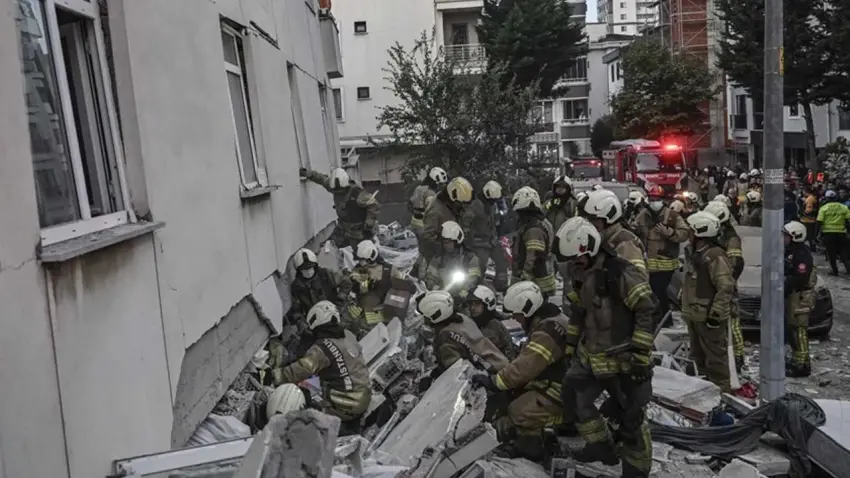 Maltepe'de enkaz başında yürek yakan bekleyiş: "Kimse Var mı?" sesleri yükseliyor haberinin görseli