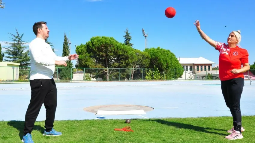 Milli sporcu Aygül Aydoğmuş eşiyle birlikte dünya şampiyonluğuna hazırlanıyor! haberinin görseli