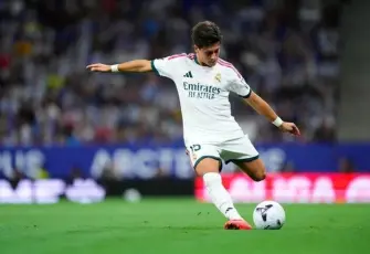 Real Madrid'de eylül ayının oyuncusu Arda Güler ödülünü aldı