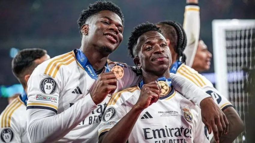 Real Madrid'de soyunma odası karıştı: İki yıldız futbolcu birbirine girdi haberinin görseli