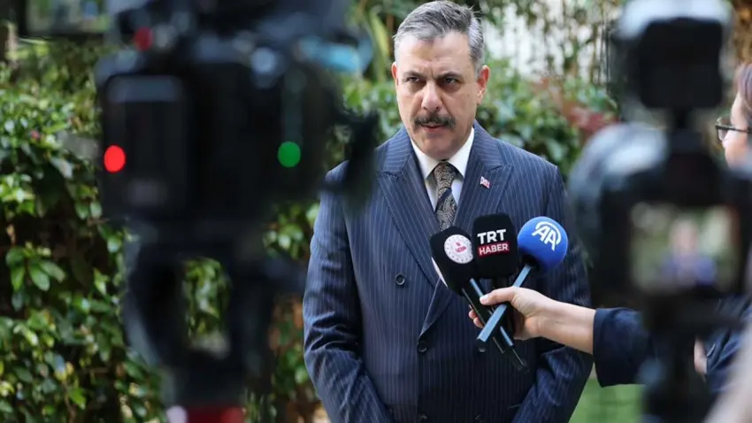 Bakan Mustafa Çiftçi'den Atina'da net mesaj: Suçluların dünyanın neresine giderlerse gitsinler peşindeyiz haberinin görseli