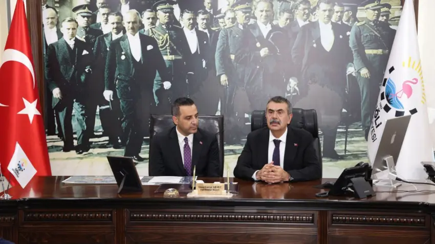 Bakan Tekin’den Çiğli’ye ziyaret haberinin görseli