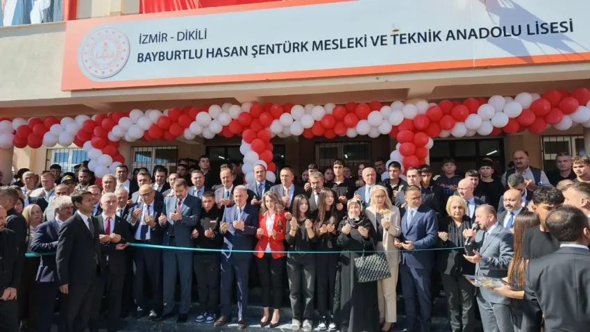 Bakan Tekin, Dikili’deki yeni okulu hizmete açtı haberinin görseli