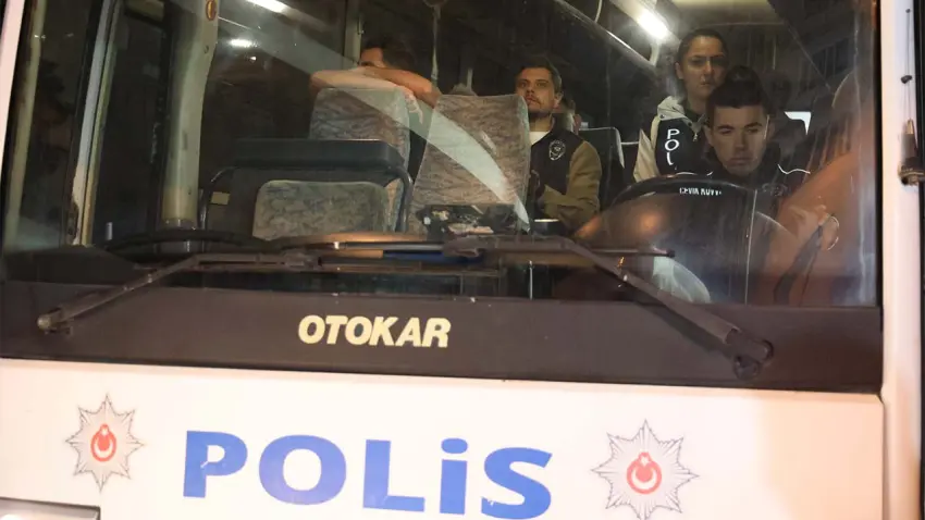 Bayraklı Belediyesi soruşturmasında 43 şüpheli adliyeye sevk edildi haberinin görseli