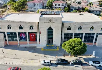 Çeşme Belediyesi operasyonunda 12 şüpheli adliyeye sevk edildi