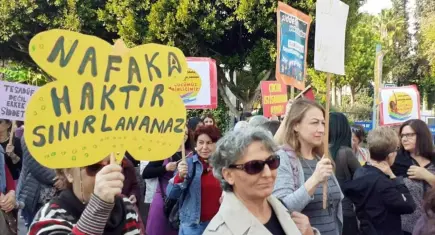 Kadın Cinayetlerini Durduracağız Platformu: Nafaka lütuf değil, haktır