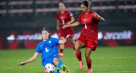 Millilerden gol düellosu: A Milli Kadın Futbol Takımı, Slovenya ile 3-3 berabere kaldı