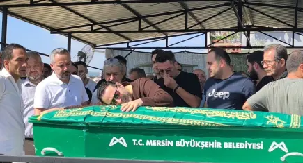Şarkıcı Atilla Taş'ın acı günü: Kızı toprağa verildi