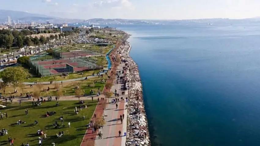 İzmir’de hafta sonu yaz havası: Sıcaklık 30 dereceye çıkacak haberinin görseli