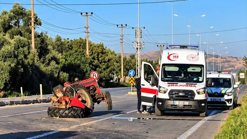 İzmir Tire’de traktör ile panelvan çarpıştı: 2 yaralı haberinin görseli