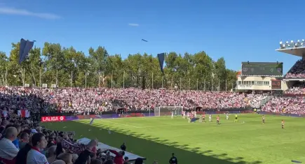 La Liga’da taraftar protestosu sahaya taştı: Rayo Vallecano-Athletic Bilbao maçı tatil edildi!