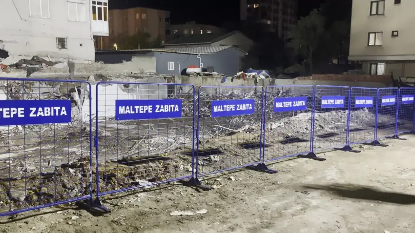 Maltepe’de 5 kişinin öldüğü binanın enkazı kaldırıldı haberinin görseli