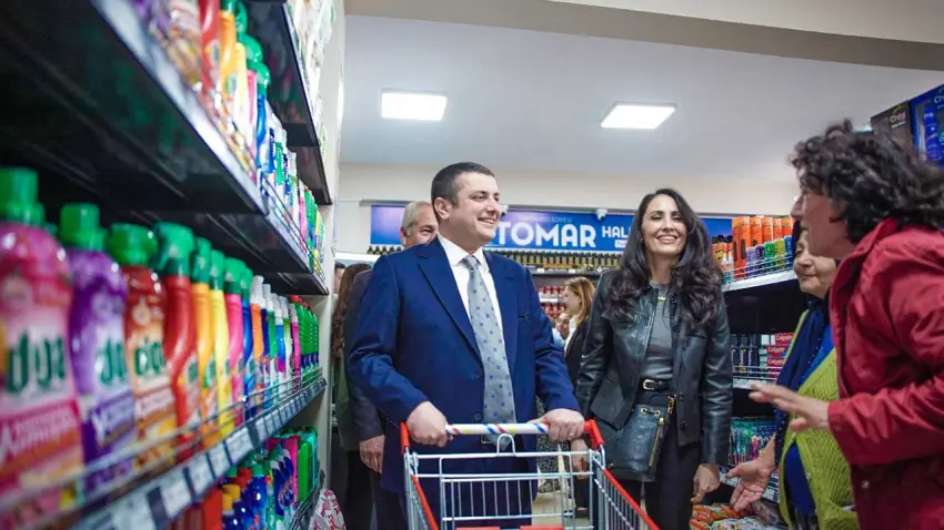 Torbalı’da TOMAR Halk Marketler aile bütçesine destek oluyor haberinin görseli