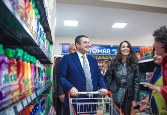 Torbalı’da TOMAR Halk Marketler aile bütçesine destek oluyor