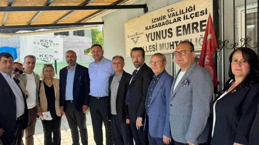 CHP’li Utku Gümrükçü’den Karabağlar ve Karşıyaka’da esnaf ve vatandaş ziyareti haberinin görseli