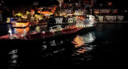 İstanbul Boğazı’nda Yalıların Dibinde Faciadan Dönüldü: Kimyasal Tankeri Sürüklendi!