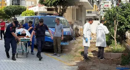 Kız kardeşini balkondan atıp yaşamına son verdi