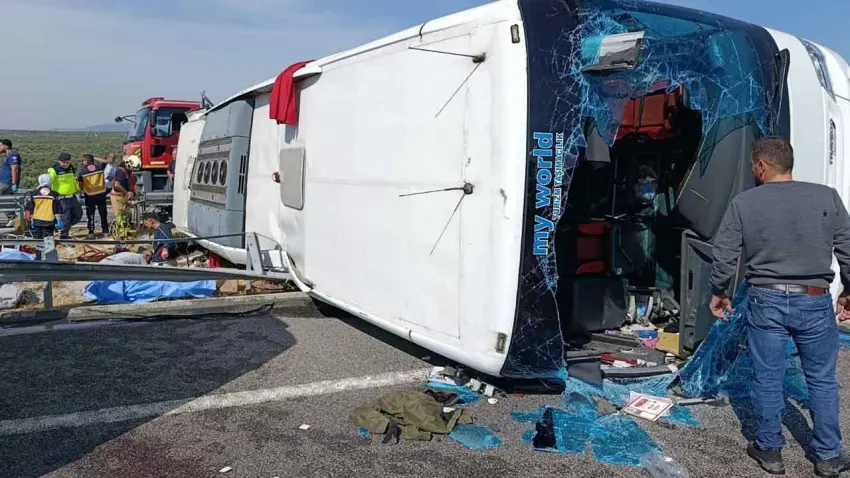 Manisa'da tur otobüsü faciası: Çok sayıda ölü ve yaralı var haberinin görseli