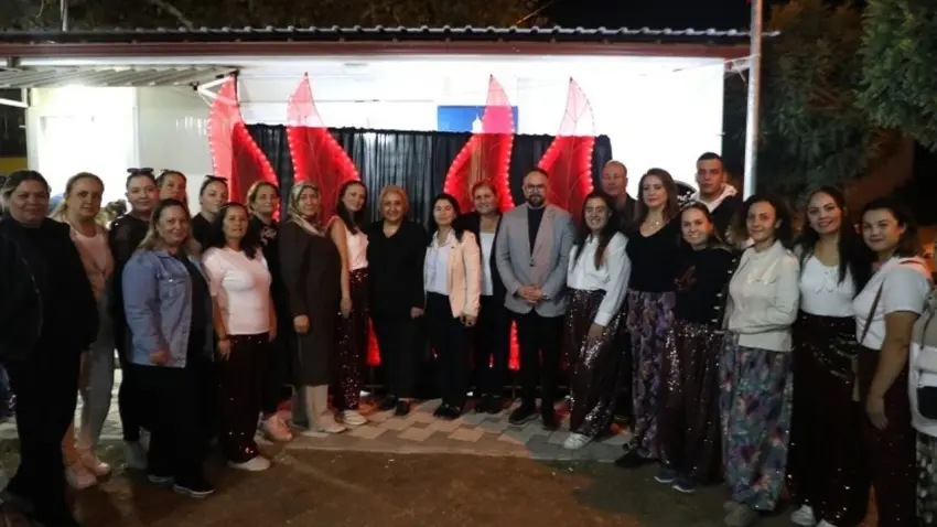 Menderes'te kadınlar Şalvar Gecesi'nde bir araya geldi haberinin görseli