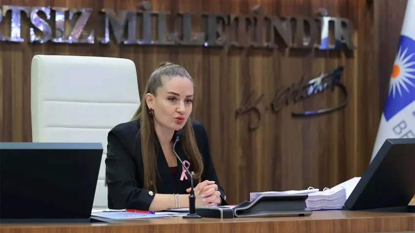 AK Parti’ye geçeceği iddia edilmişti! Antalya’da Başkan Vekili Büşra Özdemir’den açıklama haberinin görseli