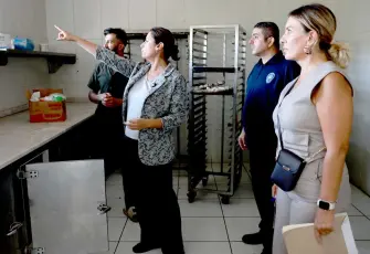 Bayraklı’da gıda işletmelerine sıkı denetim: Hijyen ve gramaj kontrol edildi