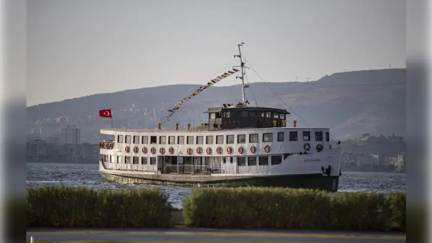 İzmir’de Rehberli Körfez Turları yeniden başlıyor haberinin görseli