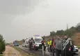 Yağışlı yolda kontrolden çıkan minibüs savruldu:17 yaralı