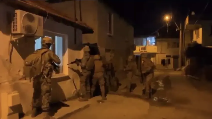 Balıkesir’de 3 ilçede dev operasyon: 20 şüpheli yakalandı haberinin görseli