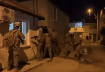 Balıkesir’de 3 ilçede dev operasyon: 20 şüpheli yakalandı