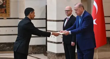 Cumhurbaşkanı Erdoğan, 5 ülke büyükelçisinin güven mektubunu aldı