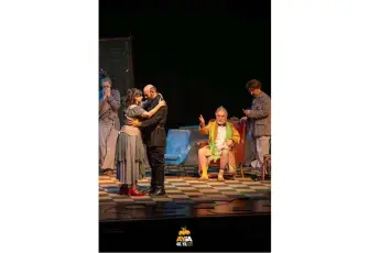 Haluk Bilginer ve Devrim Yakut İzmir’de “Kel Diva” oyunuyla sahne alacak