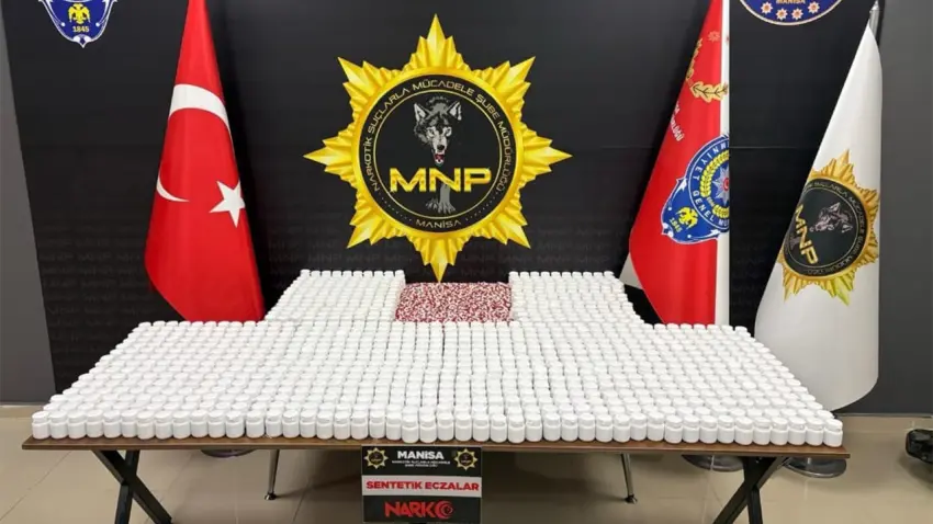 Manisa’da uyuşturucu operasyonu: 57 bin sentetik ecza ele geçirildi haberinin görseli