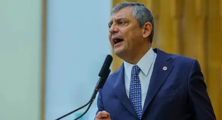 Özel'den AK Parti'ye geçen Tugay'a sert tepki: Bu el kırılaydı da o namussuzu aday yapmayaydı