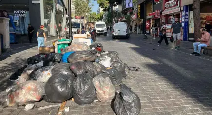YENİ Parti’den Karşıyaka’da çöp tepkisi: Bir gün daha kaybedemeyiz