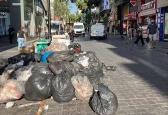 YENİ Parti’den Karşıyaka’da çöp tepkisi: Bir gün daha kaybedemeyiz