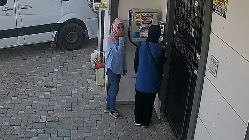Apartman zillerini rastgele çalarak içeri giren hırsız tutuklandı haberinin görseli
