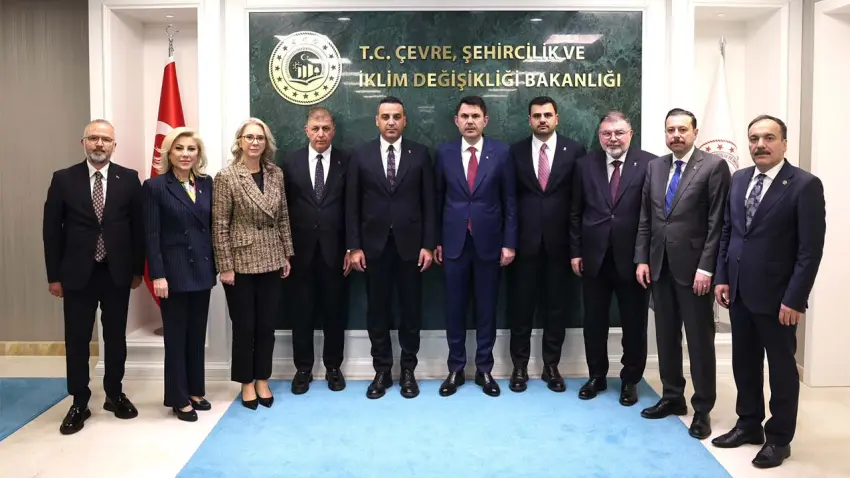 Bakan Murat Kurum: İzmir için verimli bir görüşme yaptık haberinin görseli