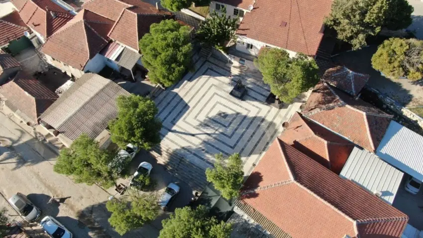 Foça’da Gerenköy Meydanı yenilendi haberinin görseli