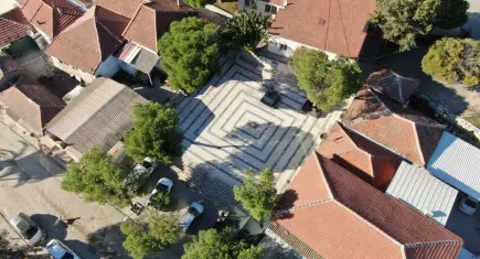 Foça’da Gerenköy Meydanı yenilendi