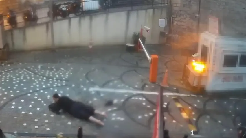 İstanbul’da feci olay! 14 yaşındaki Mahmut su birikintisinde elektrik akımına kapılarak öldü haberinin görseli