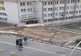 Okulda facianın eşiğinden dönüldü: İstinat duvarı çöktü!