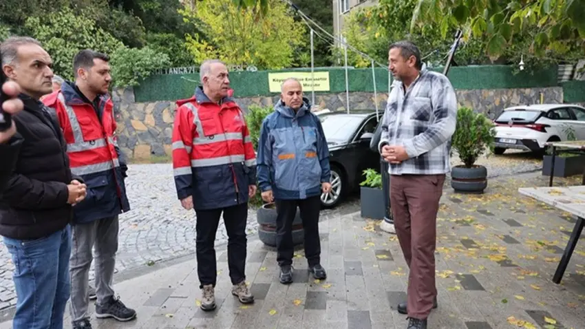 İstanbul’daki sağanak sonrası Sultangazi’de yoğun mesai haberinin görseli