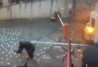 İstanbul'daki sel felaketinde yürek yakan detay: Ayakkabıları ıslanmasın diye çıkarmıştı