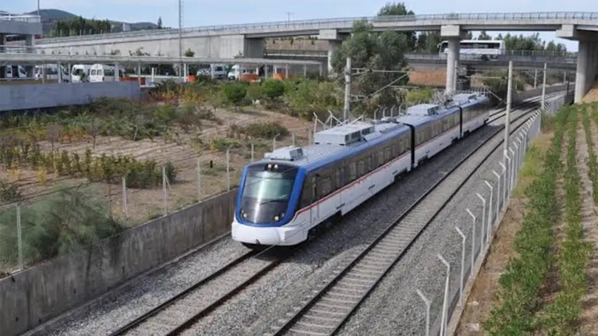 İZBAN’da 90 dakika geri döndü haberinin görseli