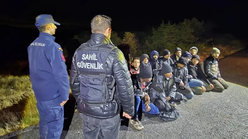 İzmir haber: Urla’daki düzensiz göçmen operasyonunda 50 kişi kurtarıldı haberinin görseli