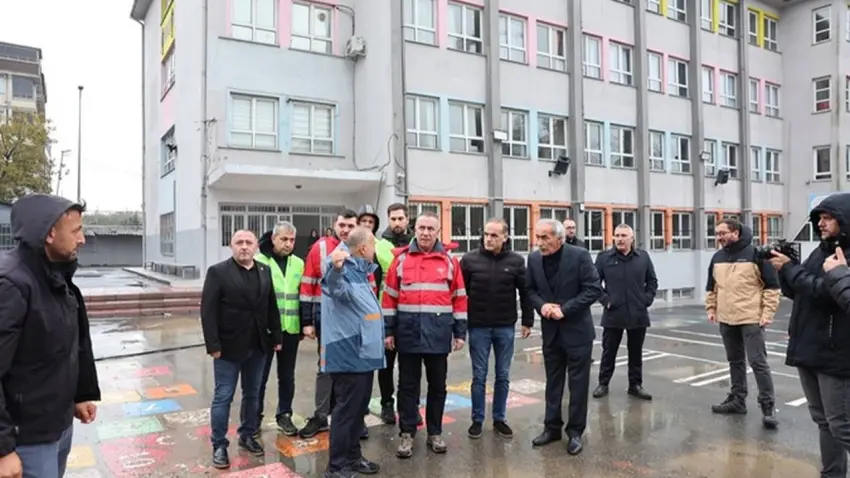İstanbul’daki sağanak sonrası Sultangazi’de yoğun mesai - Fotoğraf 1
