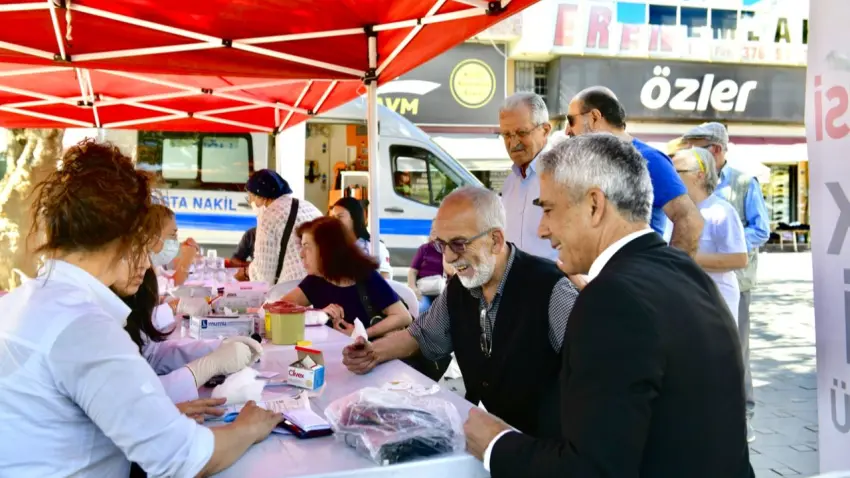 Çiğli Belediyesinden vatandaşlara ücretsiz sağlık taraması - Fotoğraf 2