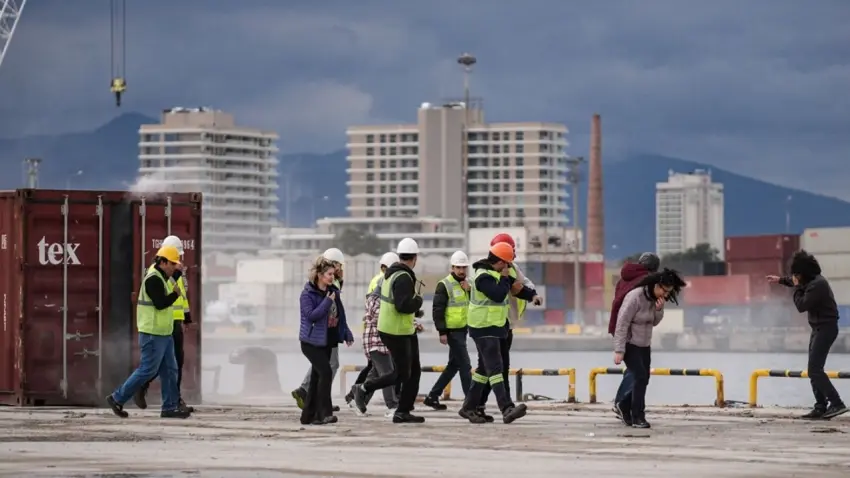 İzmir Limanı'nda gerçeği aratmayan dev tatbikat - Fotoğraf 1