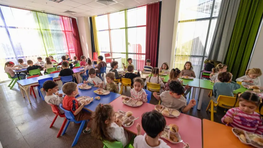 İzmir Büyükşehir Belediyesi’nden çocuklara beslenme desteği - Fotoğraf 2
