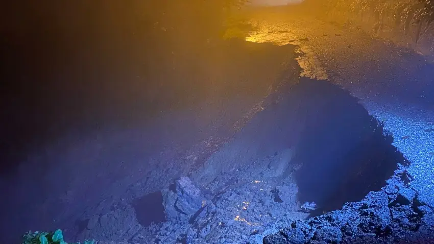 Sakarya’da sel felaketi! Evler yıkıldı, yüzlerce öğrenci mahsur kaldı - Fotoğraf 7